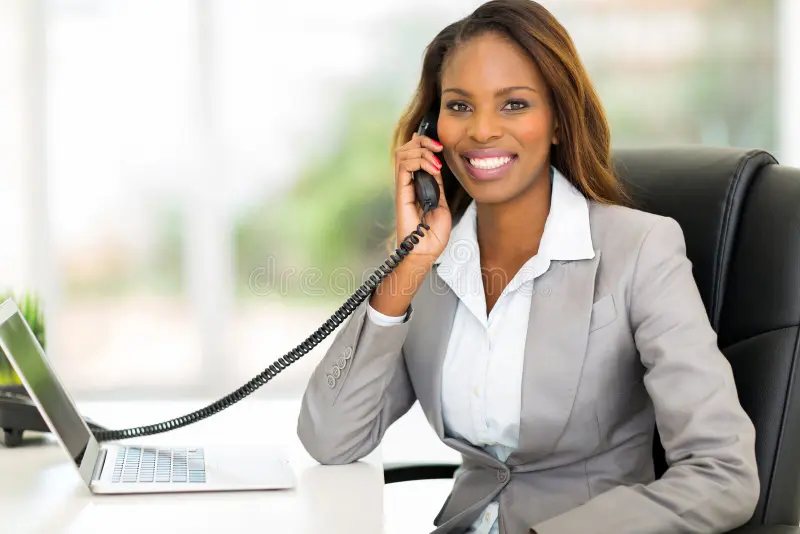 Image femme au téléphone